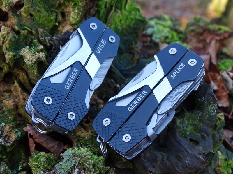 Oba Gerbery vycházejí ze shodného konstrukčního základu a vyjma svého hlavního nástroje mají ostatní nástrůjky zcela shodné.