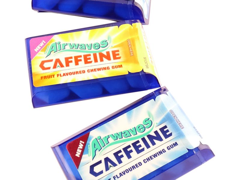 Tyhle „kofeinovky“ jsou chutné a dvě žvejky dají tolik kofeinu, co šálek středně silné kávy (75mg). Ale pozor, tyhle žvejky obsahují BHA antioxidant E320)!