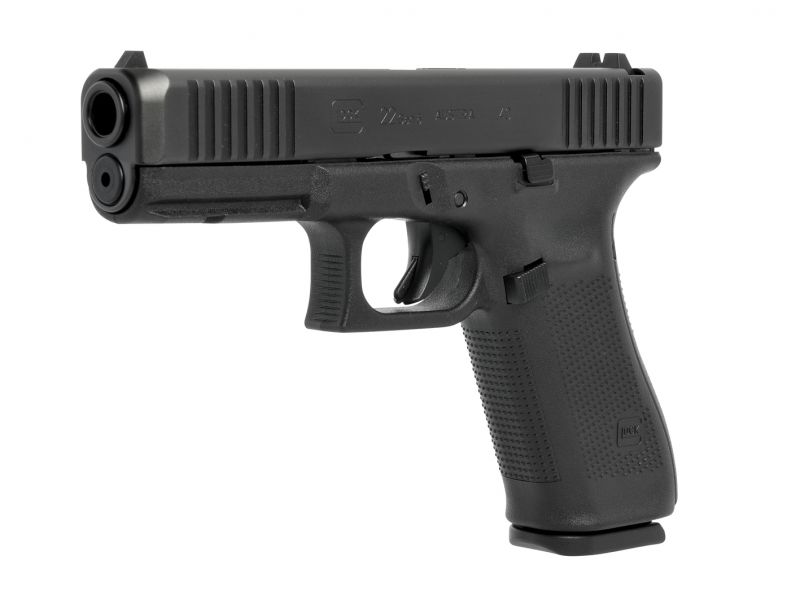 Předoboční pohled na nový model Glock 22 Gen5. Vůbec první pistole 5té generace v jiné ráži než 9 x 19. Od standardní „sedmnáctky“ ji odlišuje pouze značení na boku závěru a zkušenému oku neujde větší „díra“ do hlavně a její silnější stěna.