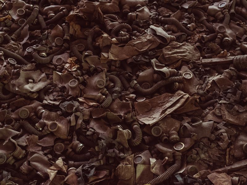 … kdo měl možnost vidět hromady bot v Osvětimi, ten ví jak to na člověka zapůsobí! Podobně na vás bude působit i tento polodokumentární filmový projekt. Když už jsme se otřeli o druhou světovou, pak bude dobré si uvědomit, že počet mrtvých za celou tuto druhoválečnou hrůzu vyrovná třetí světová zřejmě během několika hodin!!!