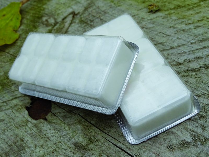 Větší kostky (14 g) jsou dodávány také ve společném balení po třech kusech (třetí varianta). Jakýsi pokus o kompromis. Myslím si ale, že jednoznačně vedou větší kostky samostatně balené!