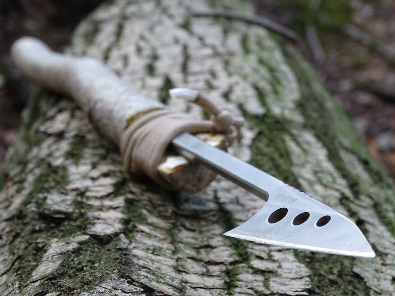 Celkový pohled na vytvořené kopí, či chcete-li ruční harpunu s dlouhou násadou. V této konfiguraci vhodné pro lov ryb.