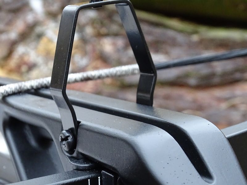 Muška je jednoduché konstrukce přichycená dvěma šrouby k tělu kuše. Montáž i demontáž je tak velmi snadná a jednoduchá.