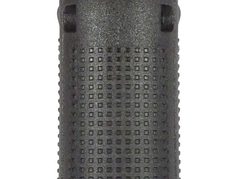 Zadní pohled na nový Glock 45 je k nerozeznání od standardního modelu Glock 17. Na tomto snímku si všimněte krásně čitelné záměrné tvořené výraznými prvky bílé barvy.