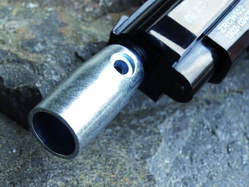 I Zoraki 914 v provedení AUTO je vybaveno závitem v přední části hlavně pro našroubování nástavce umožňující střelbu světlic. Nástavec je dodáván standardně spolu s pistolí jako příslušenství.