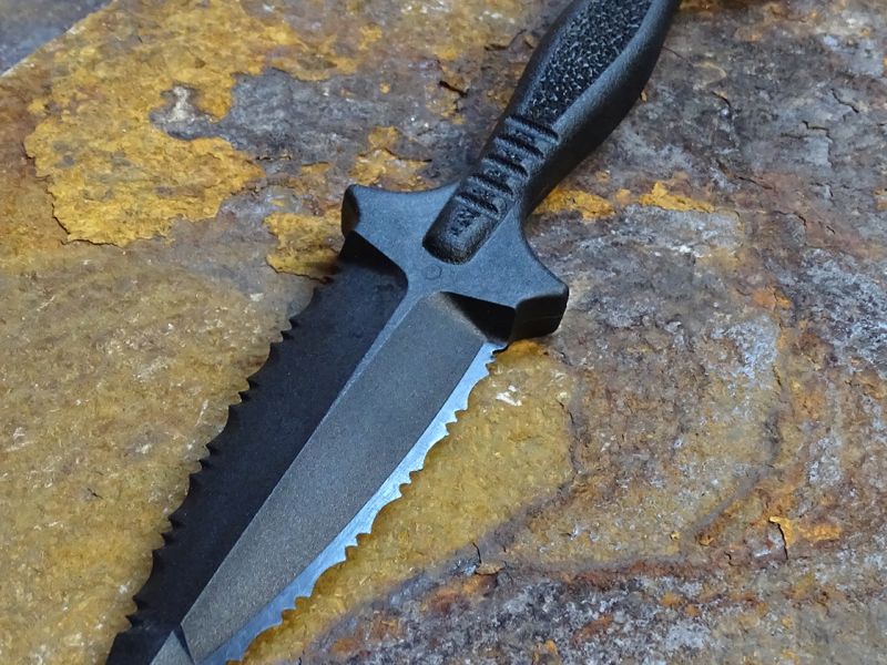 Dýka RING DAGGER je jednou z posledních novinek v oblasti kompozitových zbraní společnosti Cold Steel. Má robustní stavbu, promyšlený design a spolehlivou funkci.