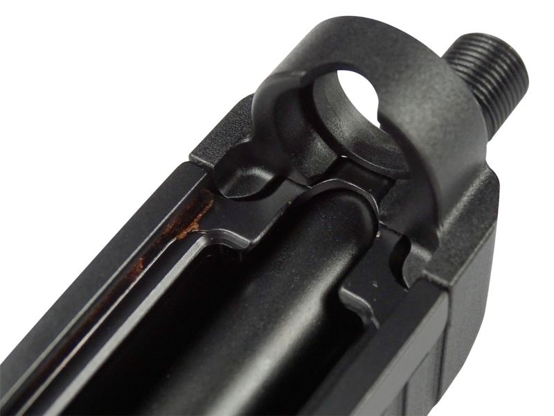 Detailní pohled na technické řešení přední části hybridního závěru.