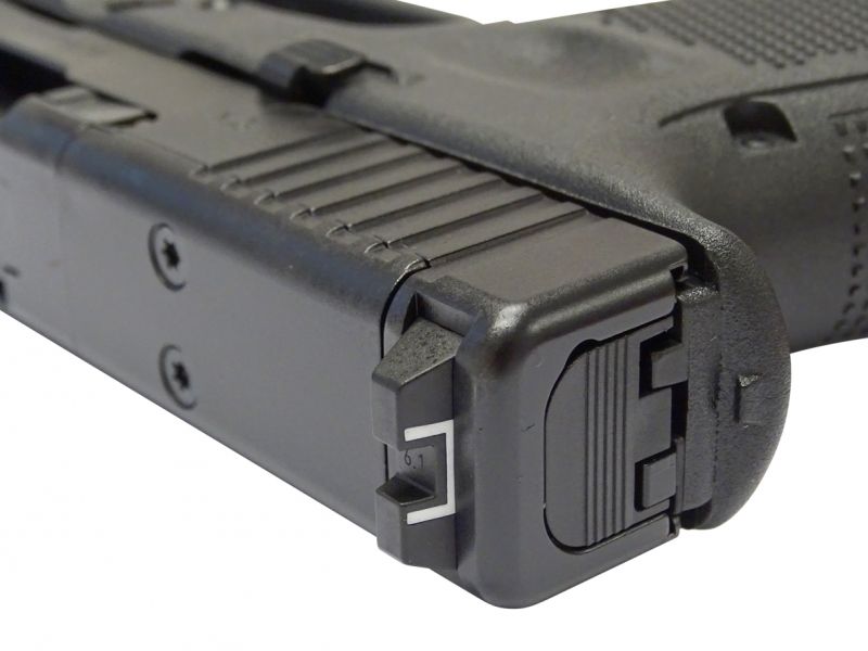 Precizně odfrézovaná část ocelového závěru dává možnost použití montáže a elektrooptického zaměřovače. Provedení známe pod označením MOS (Modular Optic System). Pokud není systém využíván je odfrézovaná část závěru doplněna ocelovým dílem, který dokonale nahrazuje a také imituje jeho odfrézovanou část. Letmým pohledem si člověk ani nevšimne, že nejde o sériové provedení.