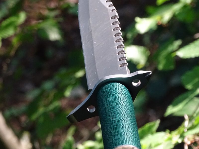 A zde pohled na oštěp od ratiště směrem k ostří.