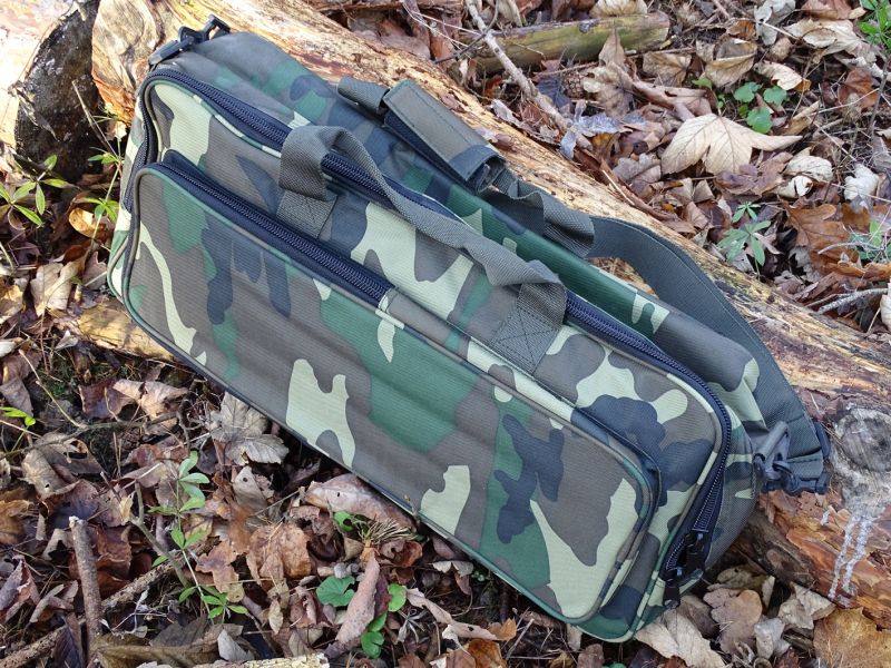 S kuší dostanete také poměrně slušně ušitou brašnu na složenou kuši a její příslušenství. Do brašny také uložíte 6 ks šípů.