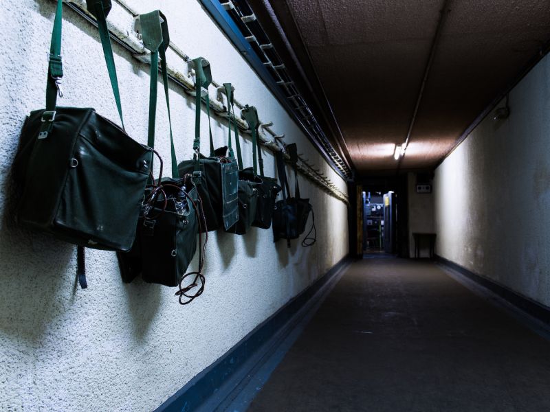 Podzemní kryt či bunkr je snem asi každého preppera, nicméně jeho finanční nákladnost je značná, a tak si jej můžou dovolit opravdu jen ti majetnější anebo ti, co tomuto stylu života obětují doslova vše.