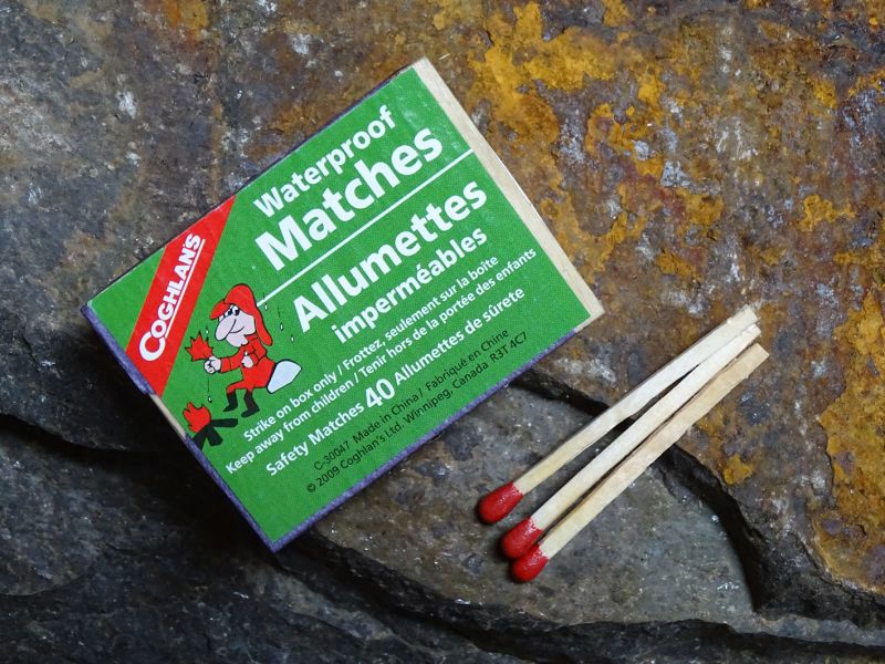 Kratší varianta voděodolných sirek s délkou 45 milimetrů.