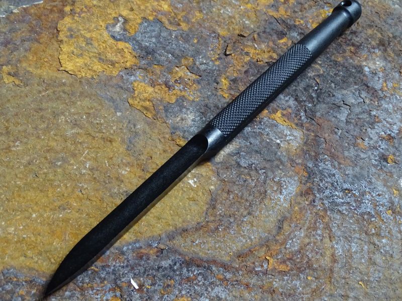 Vítěz testu DELTA DART patří vůbec k nejrannějším kompozitovým zbraním californského výrobce. I přesto je stále zařazen do výrobního programu. Jeho kvality jsou nesporné. A to jednoznačně také dokázal i náš jednoduchý funkční test.