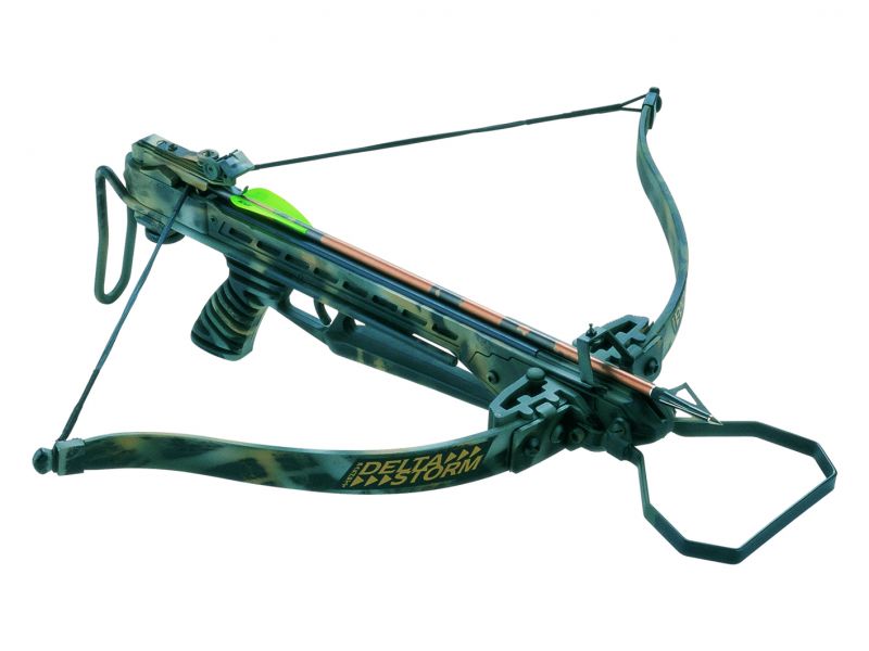 Předoboční pohled na nataženou kuši Delta Storm se zasunutou ramenní opěrou. Rozměry rozložené kuše jsou: délka s vysunutou ramenní opěrou až 880 mm (lze nastavovat), délka se zasunutou ramenní opěrou 620 mm, šířka 720 mm a výška 200 mm. Kuše je také vybavena automatickou pojistkou proti nechtěnému výstřelu.