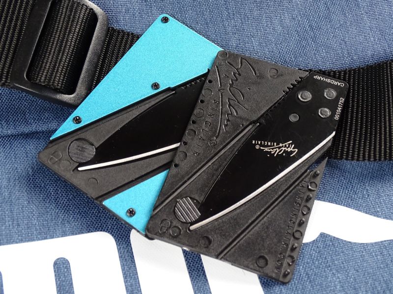 V zavřeném stavu jsou nože zcela identické. Verze s hliníkovými pláty se může barevně eloxovat a tak získá nůž na atraktivitě, což mohou ocenit zákazníci v reklamním průmyslu.