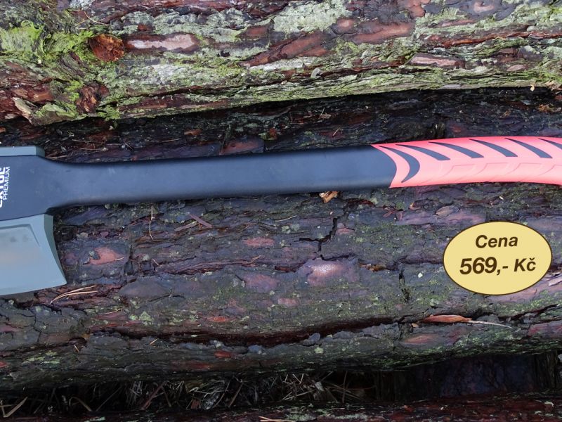 Prostřední ze štípacích seker je Extol Premium. Tato sekera váží 1250 gramů a její celková délka dosahuje 600 milimetrů. Délka ostří je pak 87 milimetrů. Šířka klínu v jeho nejširším místě je taktéž 30 milimetrů. Rukojeť je i zde shodné konstrukce včetně zadního rozšíření a otvorů pro závěsnou šňůru.