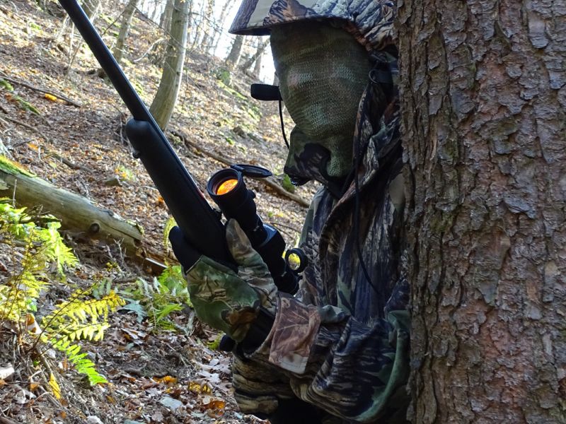 Obě pušky jsou velmi lehké a celkově kompaktní stavby. Při běžném pohledu spíše připomínají drobné malorážky. Až bližší pohled na zbraň, kde uvidíte tu „díru“ do hlavně je člověku jasné, že o pouhou malorážku opravdu nepůjde. Pušky, byť jsou kompaktní, velmi dobře se ovládají i za použití rukavic střelcem.