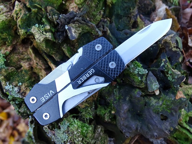 Klasické hladké ostří pro běžné řezání má délku 40 milimetrů. Obě ostří jsou již z výroby nabroušeny pro okamžité používání.