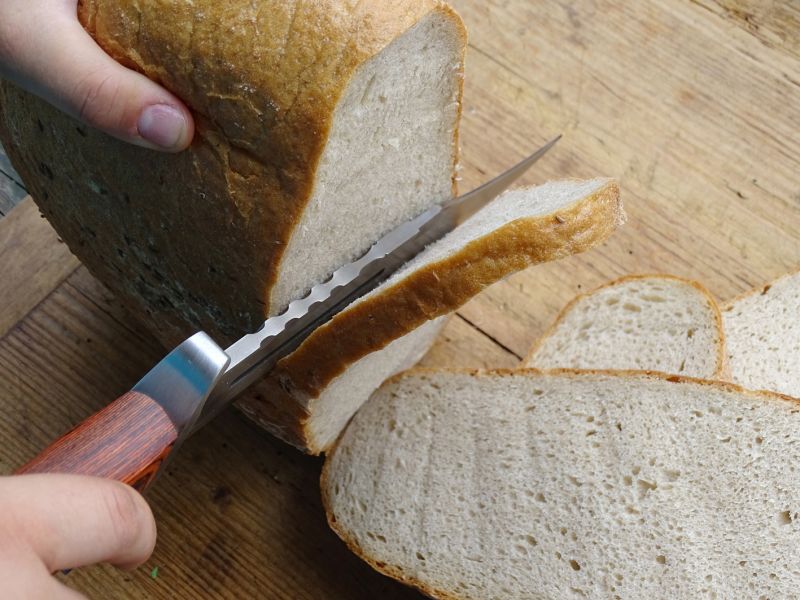 … a také s čerstvým bochníkem kulatého kváskového chleba.