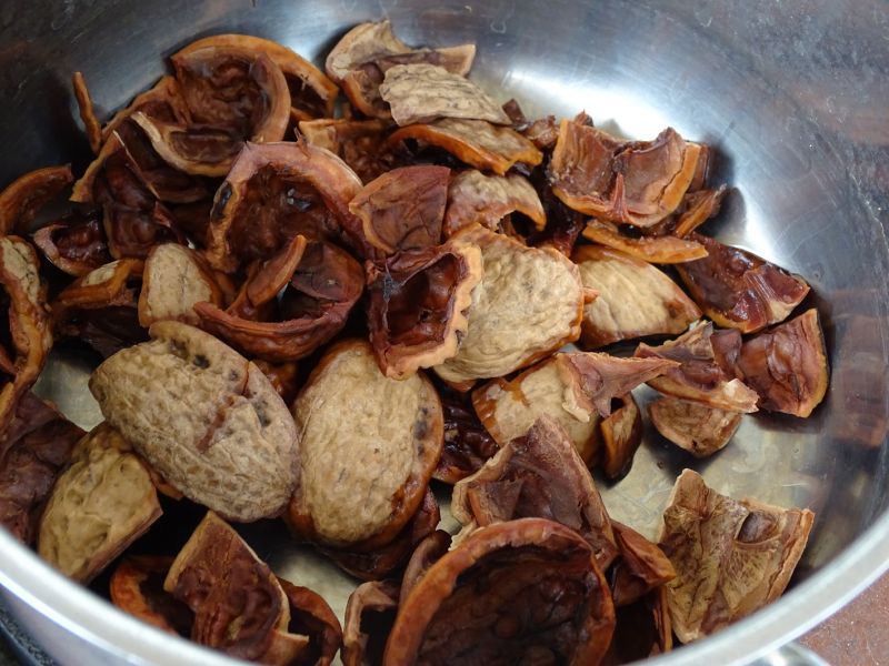 Již použité skořápky nevyhazujte, ale použijte ještě jednou. Vytvoříte čaj druhák, ale se stejnými účinky.