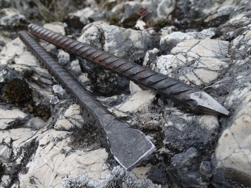 Plochý sekáč vyrobený z 10 milimetrového roxoru...