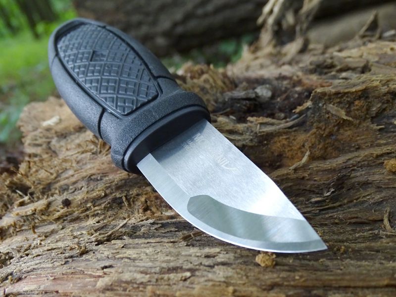 Nůž ELDRIS je rovných 140 mm dlouhý, 33 mm vysoký a 22 mm široký. Čepel je dlouhá 53 mm a 2 mm silná. Nůž bez pouzdra váží 61 g a s pouzdrem 78 g.