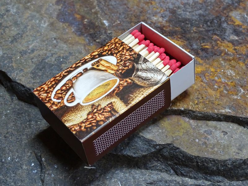 Větší tzv. chalupářky pak obsahují přibližně 100 kusů 55 milimetrů dlouhých sirek.