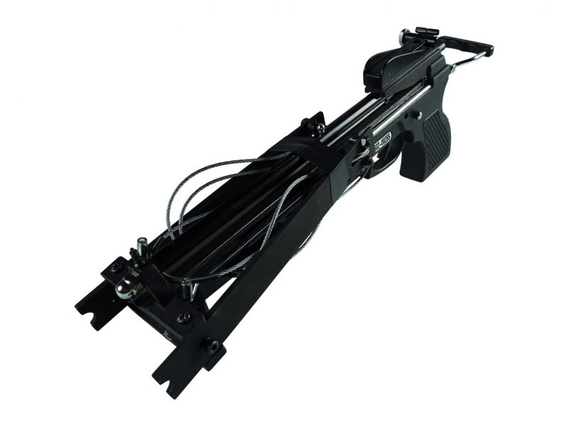 Rozložení i složení kuše zvládne člověk sám a potřebuje k tomu pouze jediný klíč na dotažení nátahových ramen. Ve složeném stavu je dobré sklopená ramena zajistit lepící páskou viz. obrázek vlevo.