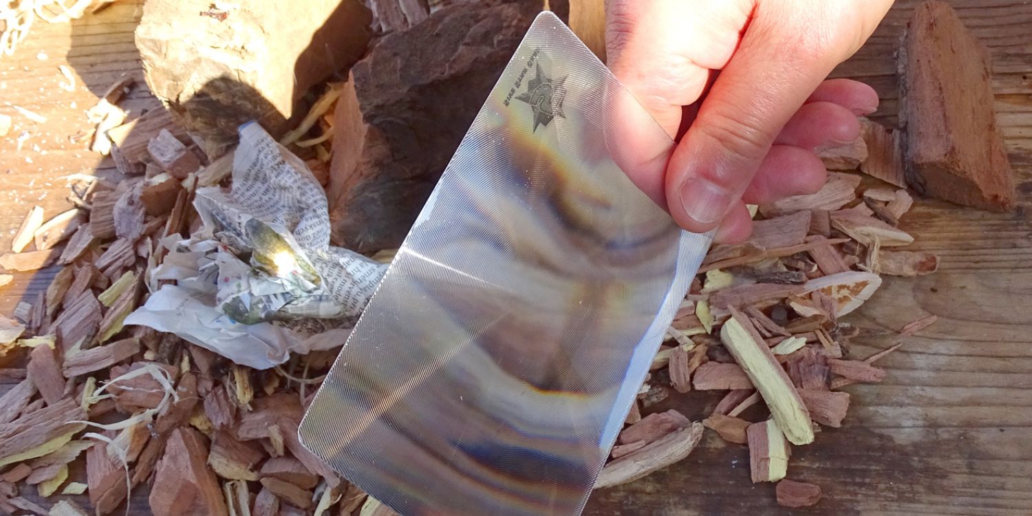 LUPA rozdělej oheň bez sirek