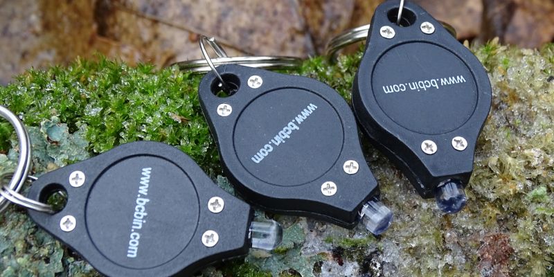 SVĚTLO bílé, modré a červené