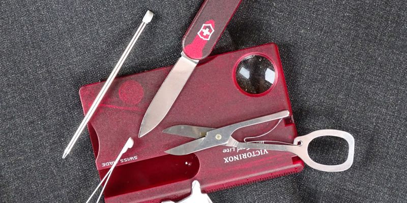 VICTORINOX swisscard karty, se kterými peníze nevyberete, ale...