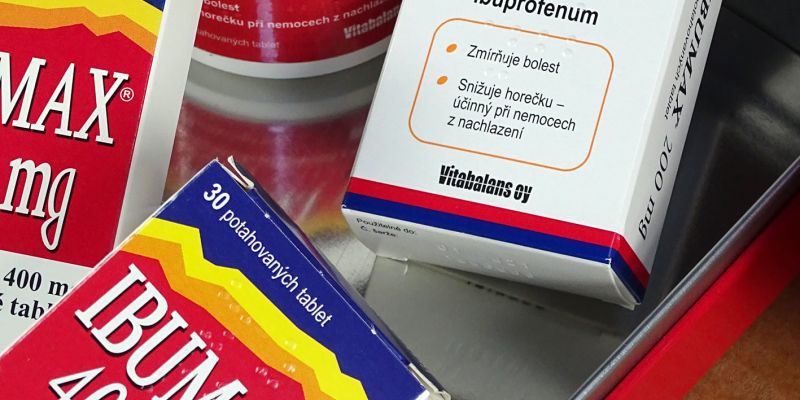 IBUMAX lék nejen na bolest s expirací čtyř let