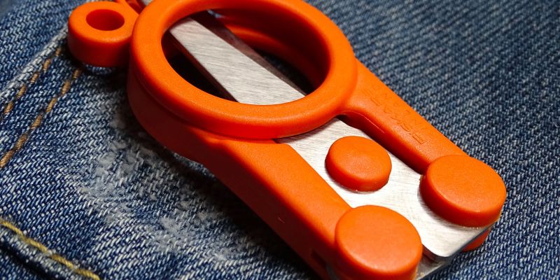 Skládací nůžky FISKARS improvizovaný boxer